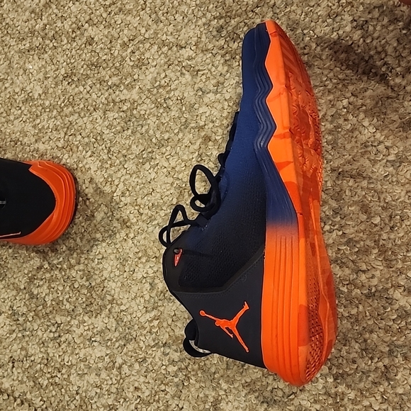 Jordan size 12 CP3 Blue shoes - Picture 4 of 8